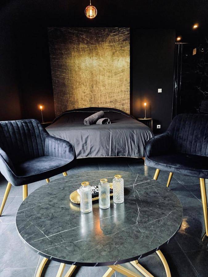 Gîte pour 2 personnes, avec jardin et jacuzzi à Port-Saint-Louis-du-Rhône - 4