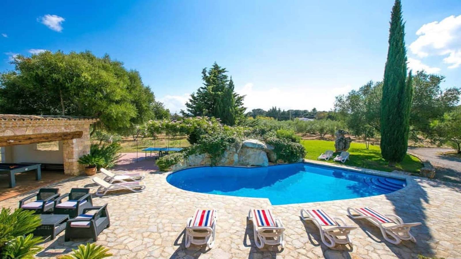 Country House 'Finca Bennassar' with Mountain View, Pool, Garden & Wi-Fi in el Vilà, Pollença