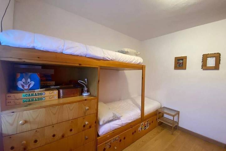 Appartement entier, Peaceful 2-bedroom apartment 5 minute walk from the ski slopes and town center in La Thuile (village), La Thuile