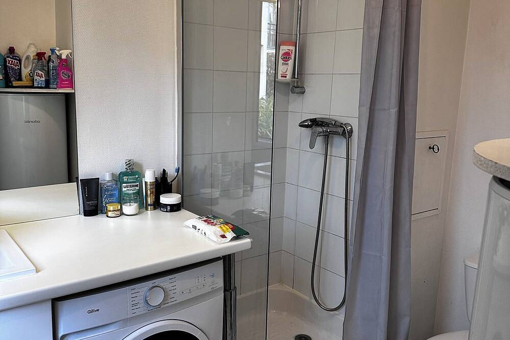 Entire apartment, Charming bright studio in a quiet residence in La Garenne-Colombes, Hauts-de-Seine