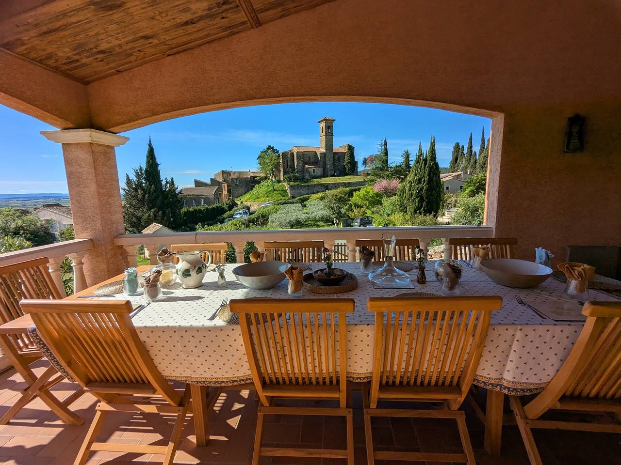 Villa with Panoramic Views - Pool & Sleeps 10 in Montouliers, Béziers region