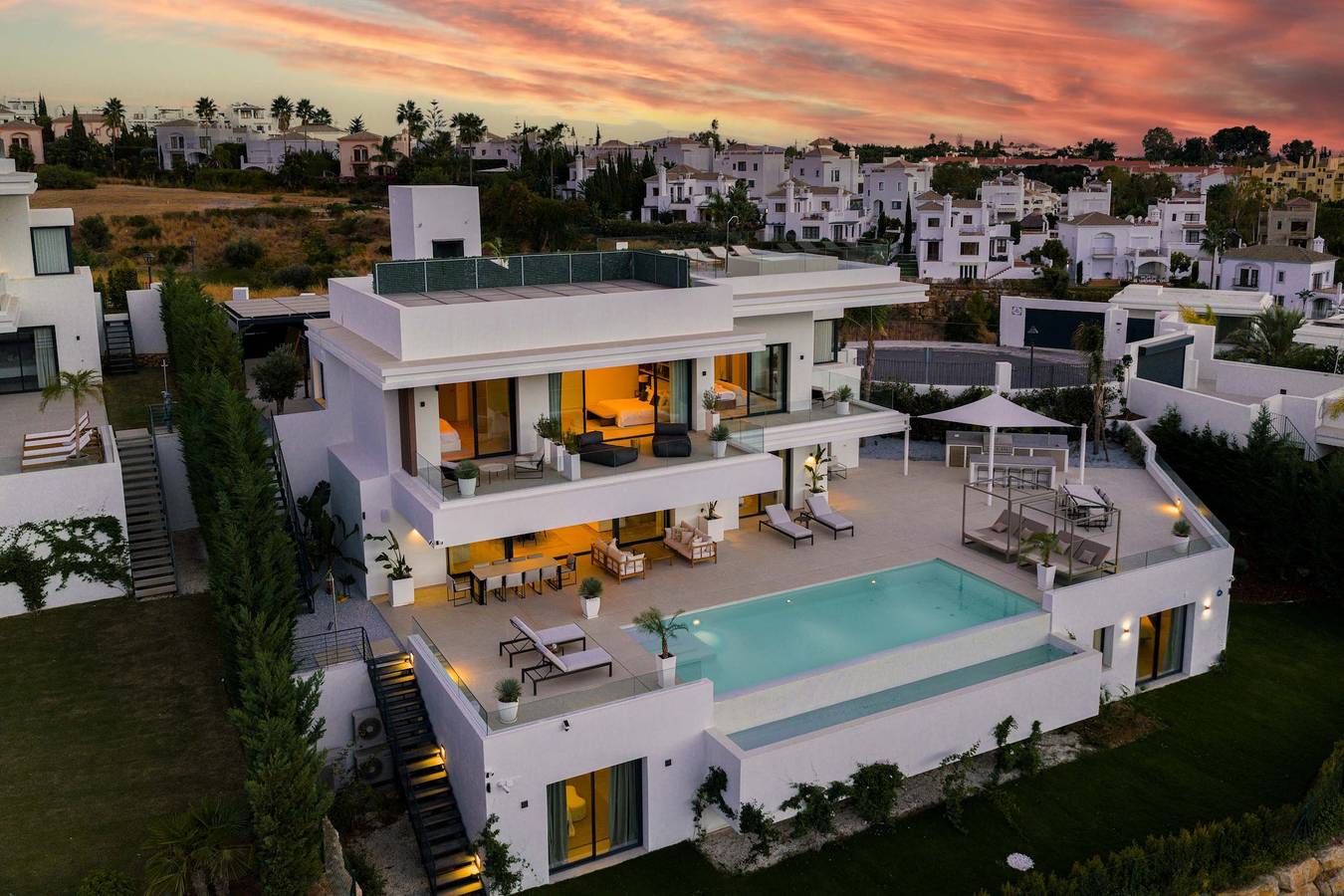 Villa Resina | Luxury Gym Cinema Sea Views in La Resina, Estepona