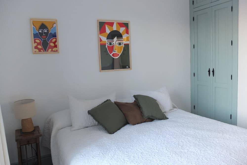 Typical cortijo near Cordoba in the heart of the Andalusian countryside in La Carlota, Provincia de Córdoba