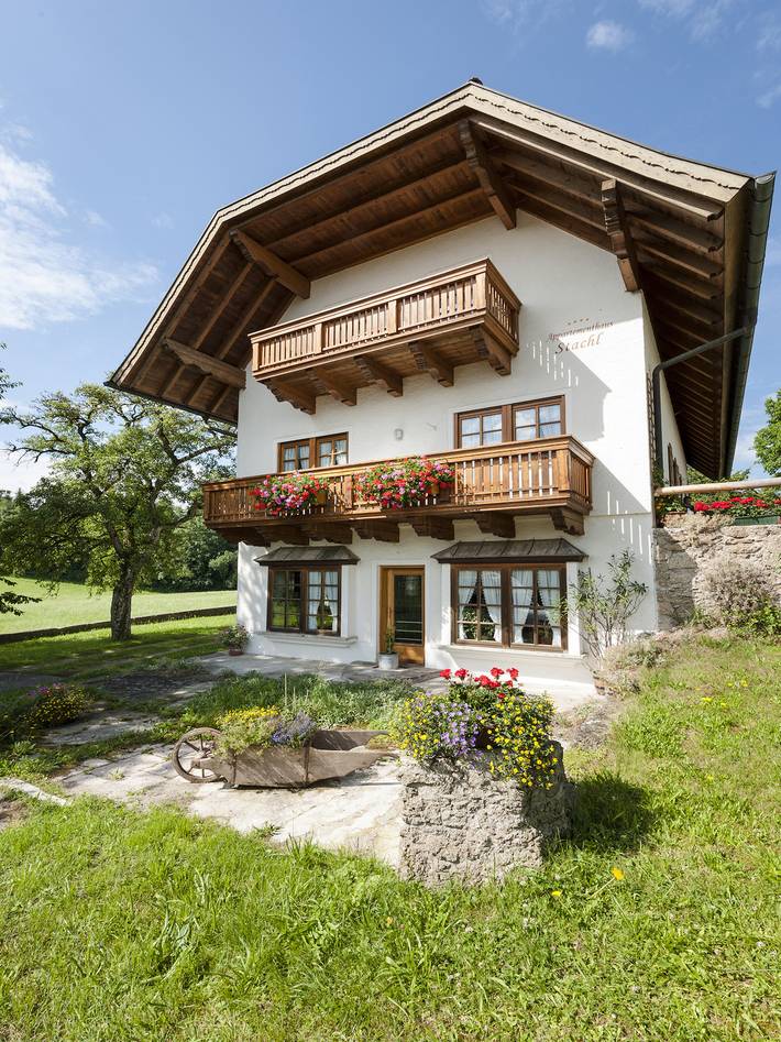 Ferienwohnung für 2 Personen, mit Balkon/Terrasse und Seeblick sowie Balkon, kinderfreundlich in Waging am See - 2