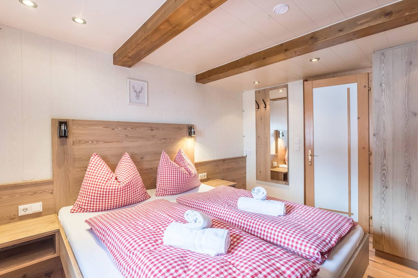 Entire apartment, Holiday flat 'Chalet Berger' with mountain view, communal garden and Wifi. in Sankt Johann im Pongau, Ski Amadé
