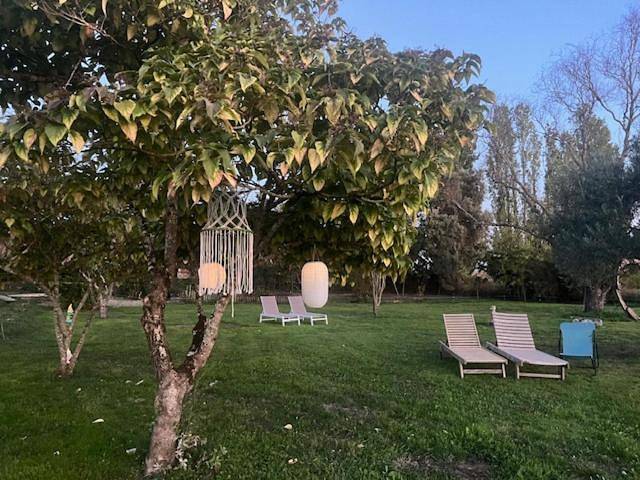 Appartement de vacances entier, Quadruple Room with Garden View in Saint-Nicolas-de-la-Grave, Tarn-et-Garonne