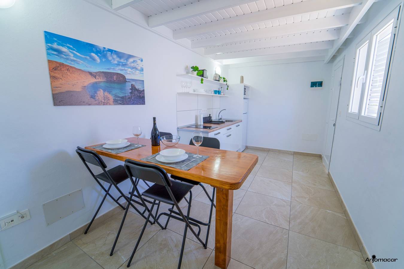 Entire holiday apartment, One bedroom double bed and sofa bed apartment in a holiday complex with pool. in Tahiche, Teguise