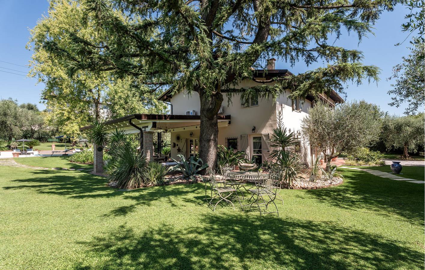 250qm Wohnung nahe Gardasee mit Pool in Padenghe sul Garda, Gardasee-Berge