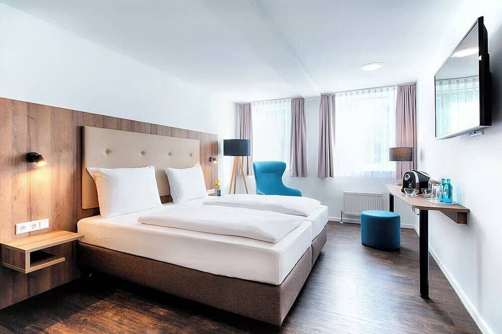Boutique City Escape | Superior Twin | Near Porsche Museum | Pet Friendly Stay in Stuttgart, Stuttgart Region