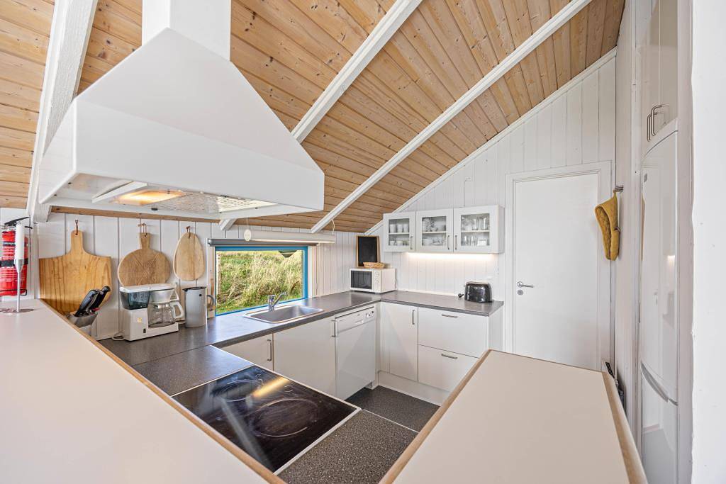 Cosy holiday home with hot tub and sauna in Skodbjerge, Haurvig