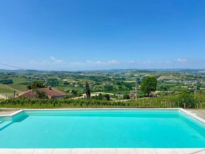 Ferienwohnung für 4 Personen, mit Ausblick und Pool sowie Garten und Sauna