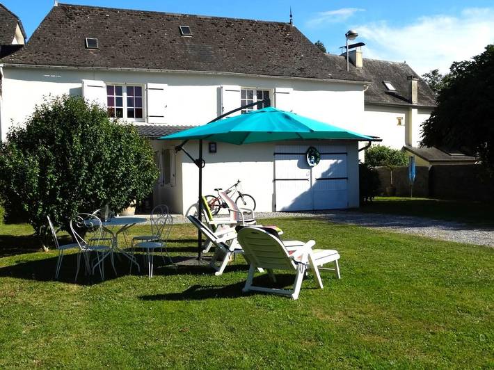 Gîte pour 6 personnes, avec terrasse et jardin à Géronce