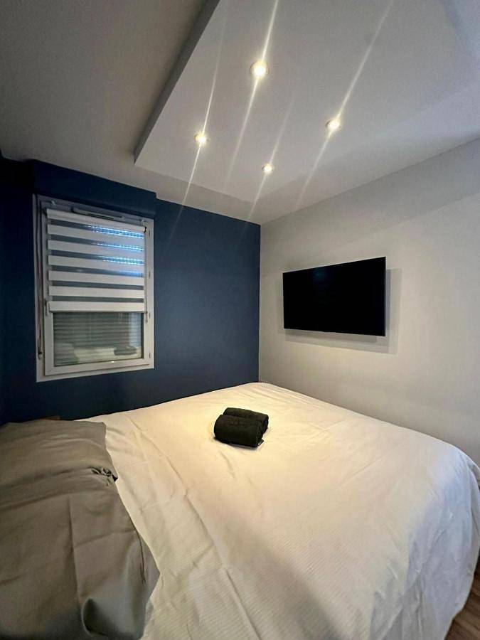 Gîte pour 2 personnes, avec piscine et terrasse à Saint-Estève - 4