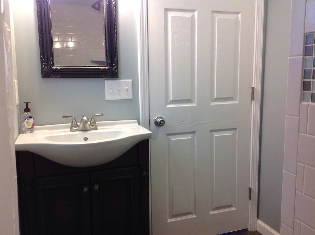 Dewdrop Cottage: Walk to the strip!  2 bed 1 bath, sleeps 5 in Geneva-on-the-Lake, Ashtabula County