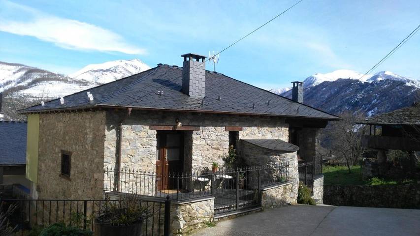 Casa rural para 6 personas, con Terraza y Jardín en Cangas del Narcea