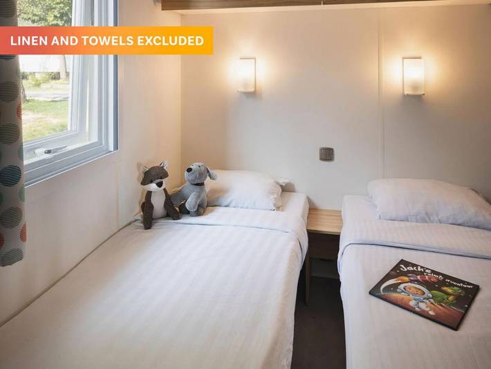 Location de vacances pour 6 personnes, avec terrasse ainsi que piscine et jardin à Locunolé - 4