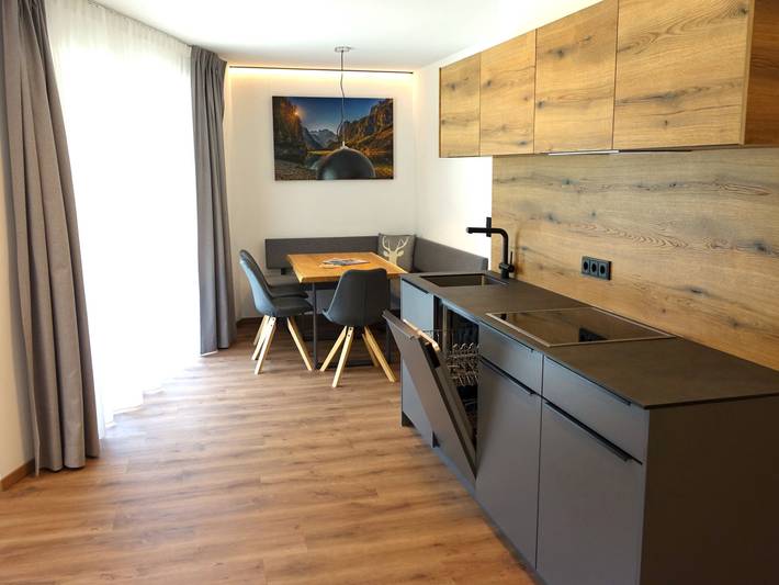 Ganze Wohnung, Gemütliche Ferienwohnung mit Bergblick und Terrasse in der Nähe von Skiliften und Restaurants in Saalbach, Saalbach-Hinterglemm