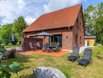 Ferienhaus für 6 Personen, mit Garten und Terrasse in Boltenhagen