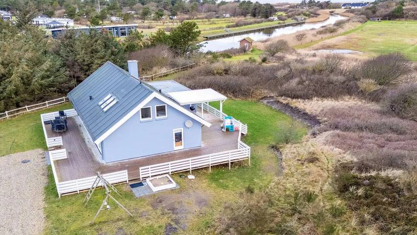 Ferienhaus für 15 Personen, mit Whirlpool und Pool sowie Sauna in Agger