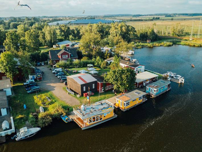 Hausboot - fest vertäut in Anklam 2 in Anklam, Vorpommern Greifswald