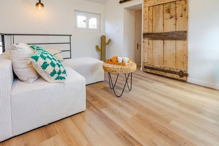 Gîte pour 6 personnes, avec terrasse ainsi que jardin et jacuzzi dans Saint-Victor-sur-Loire - 4