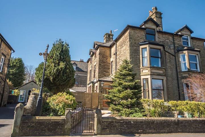 Holiday rental for 16 people, with pets in Buxton