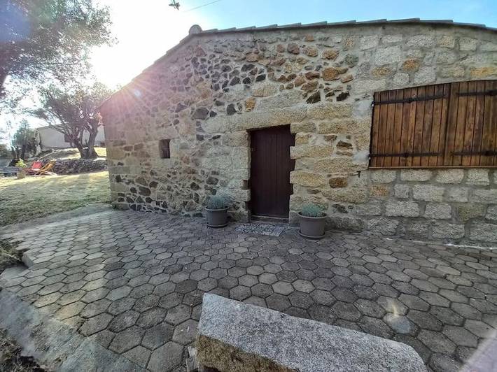 Location de vacances pour 4 personnes, avec Terrasse et Jardin à Fozzano