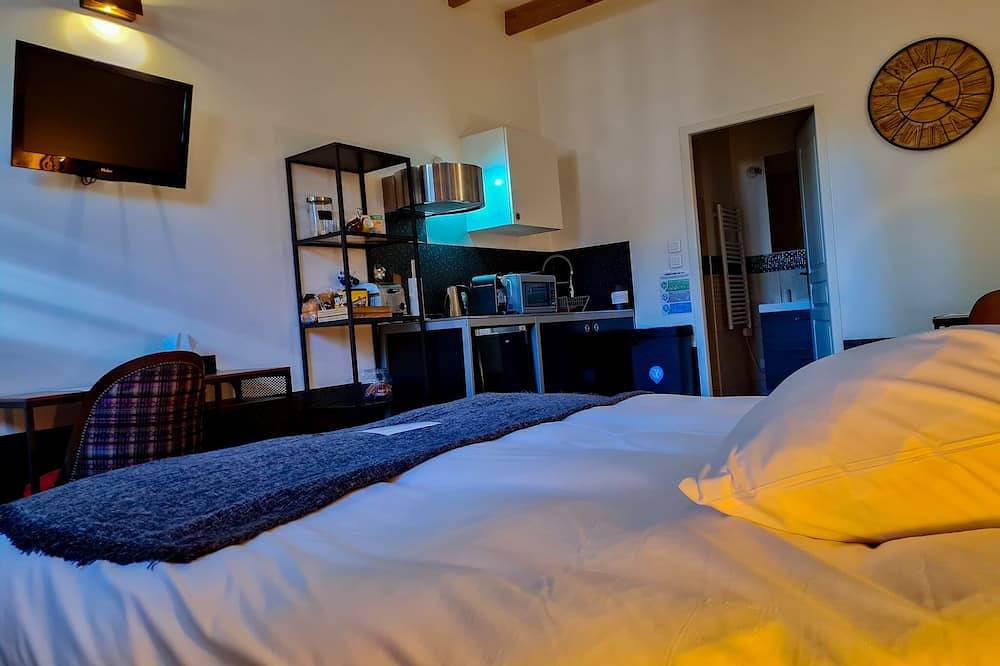 Independent studio with direct access to the garden in a charming house in Saint-Priest, Rhône