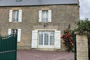 Gîte pour 6 personnes, avec jardin à Longues-sur-Mer