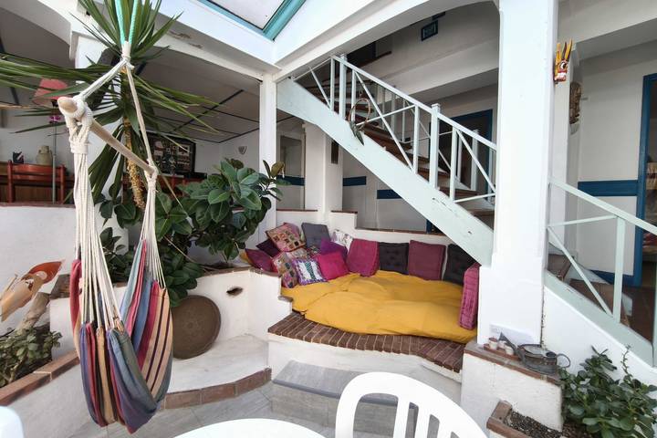 Location de vacances pour 10 personnes, avec jardin ainsi que piscine et balcon, adapté aux familles à Villanova