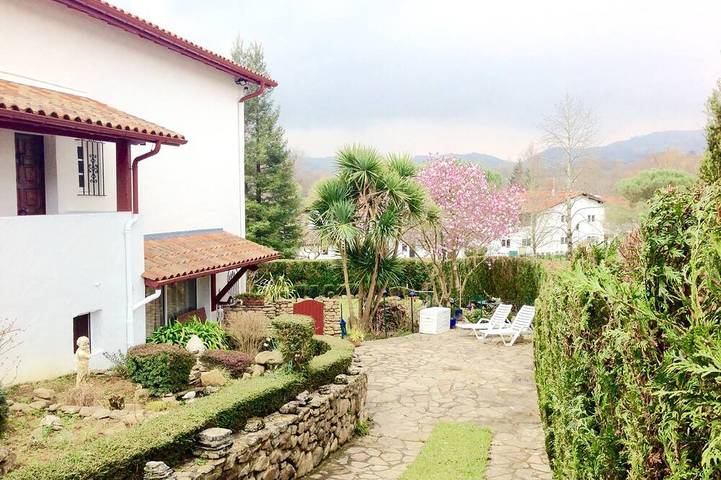 Ganze Wohnung, Urrugne, T2 apartment in quiet area, for 2 adults in Urrugne, Bayonne und Umgebung