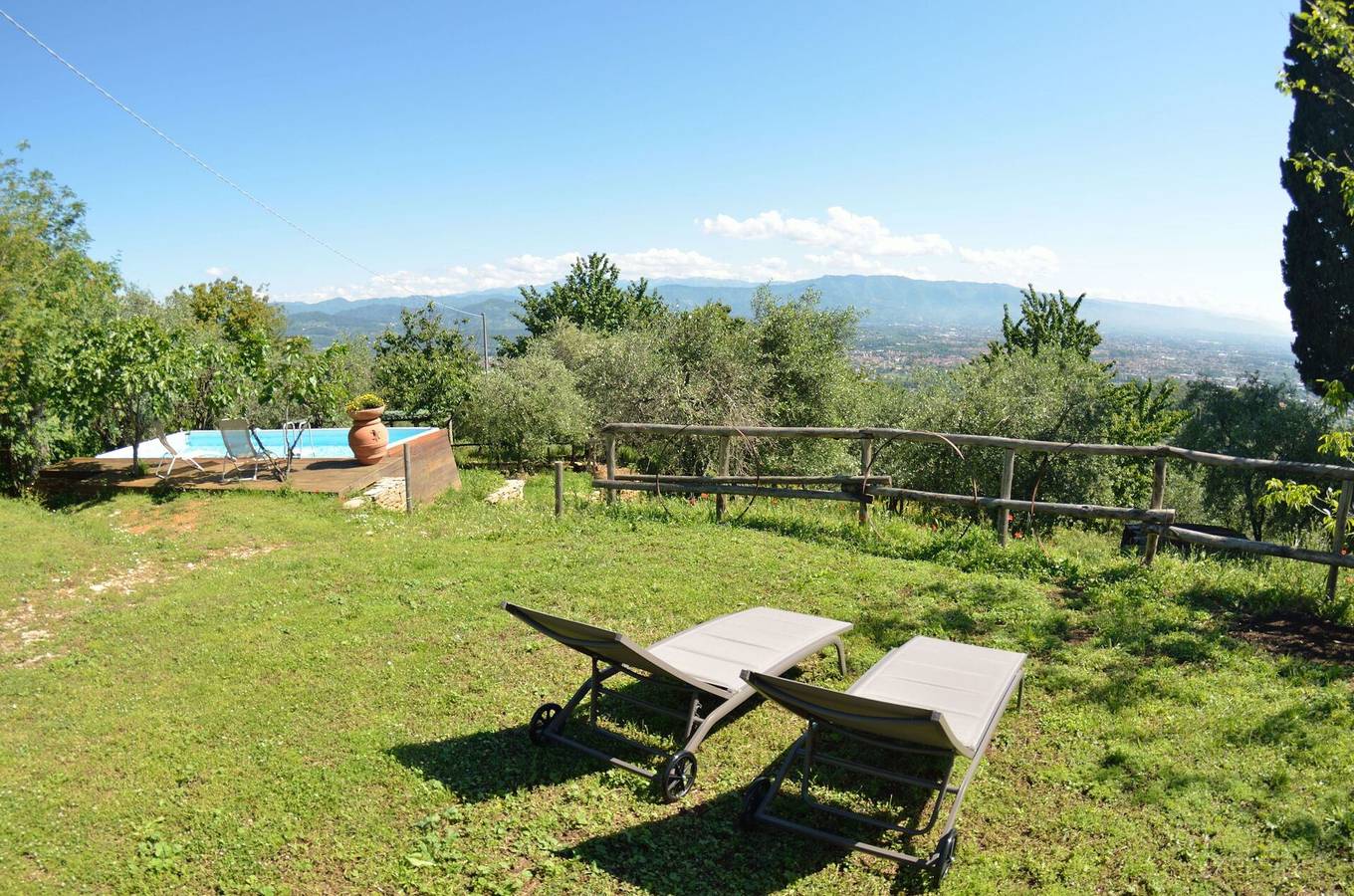 Bauernhaus für 9 Personen mit Pool in Lucca Provinz