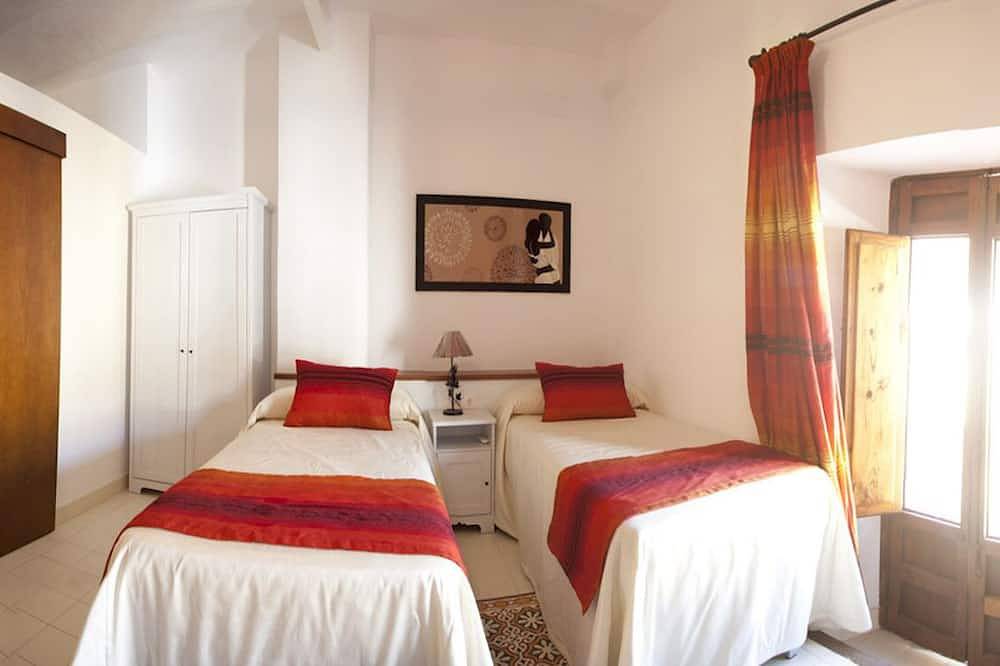 Entire house in beautiful landmark in Distrito Centro (Córdoba), Cordoba