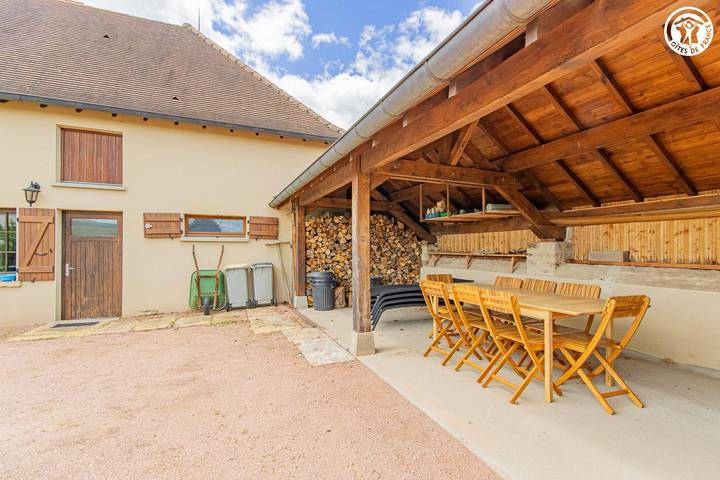 Gîte pour 8 personnes, avec jardin et terrasse à Dompierre-les-Ormes - 4