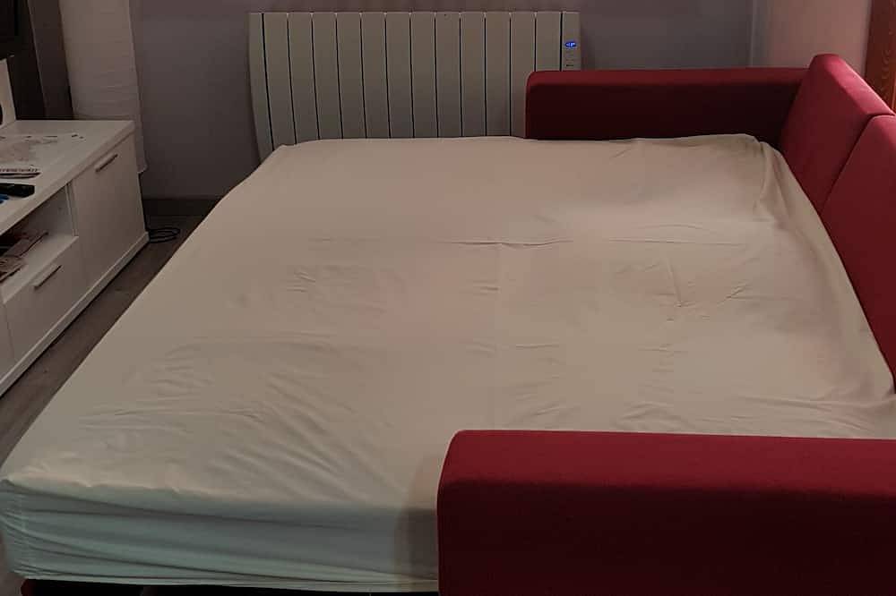Entire apartment, Tourist Apartments \"The Garden\". in Teruel, Teruel Region