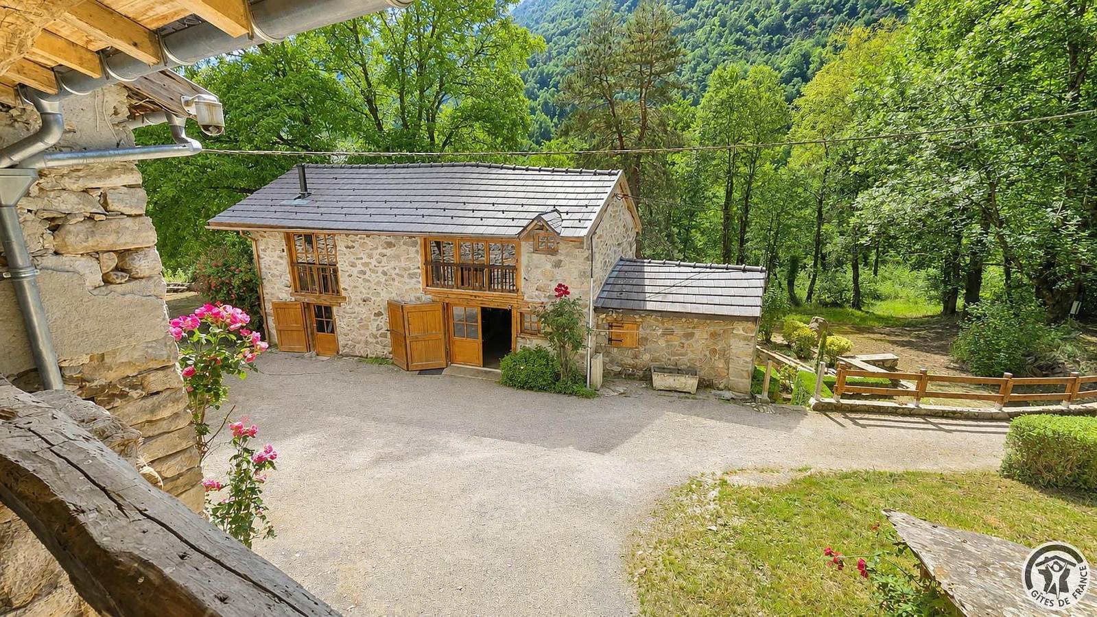 La Grange du Lys in Siguer, Parc naturel régional des Pyrénées ariégeoises