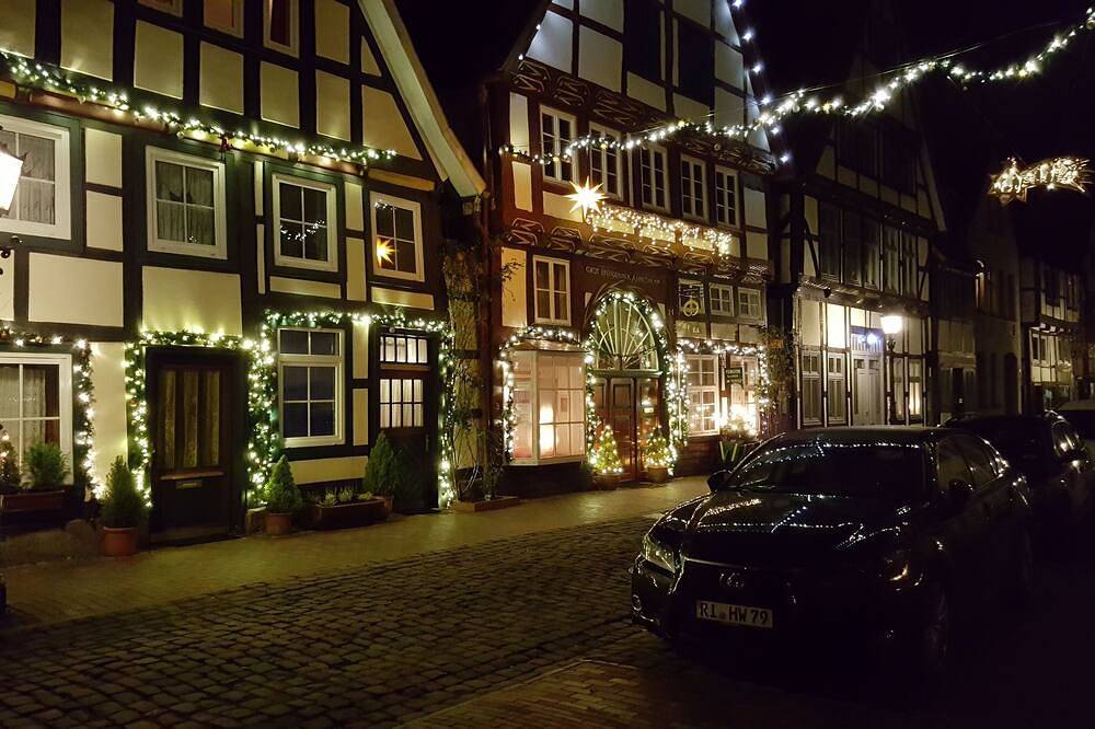 Ganze Wohnung, Hist.Fachwerkhaus von 1571,trotz Zentrum ruhiges Wohnen,Tiere erlaubt in Rinteln, Landkreis Schaumburg