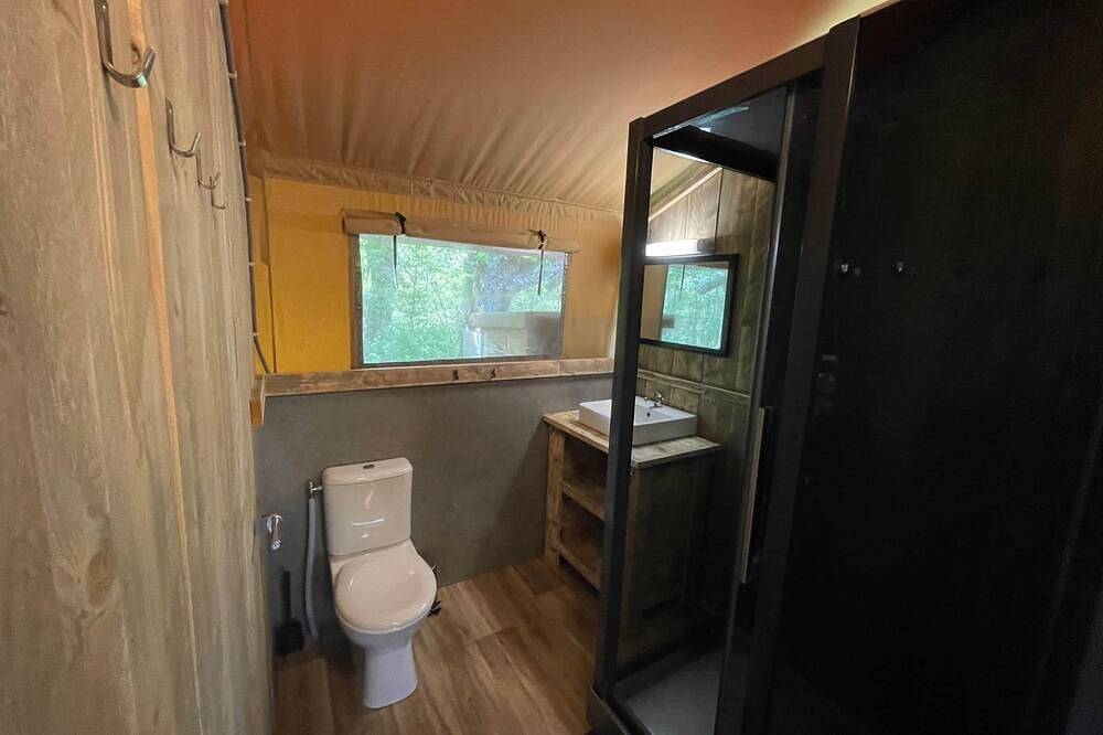Luxury Lodge - Lodges du Bois Dodo in Septfonds, Quercy