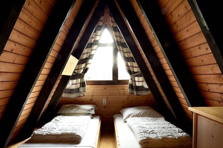 N16 - Cozy Nurdachhaus with a beautiful garden by the lake in the Bavarian Forest in Waldkirchen, Ostbayern