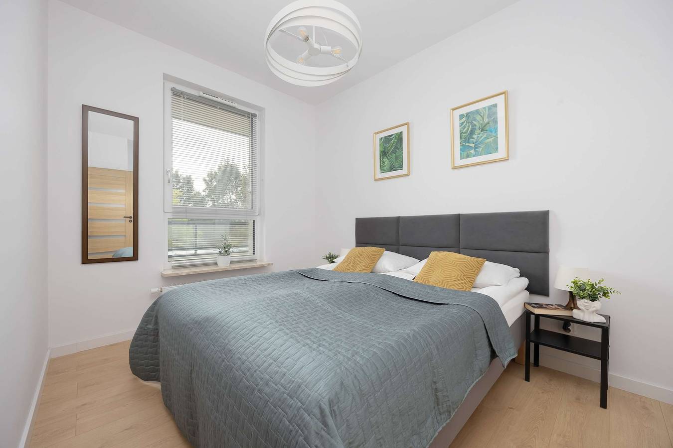 Ganze Wohnung, Modern Apartment in Tarchomin | Parking in Garage in Białołęka, Warschau