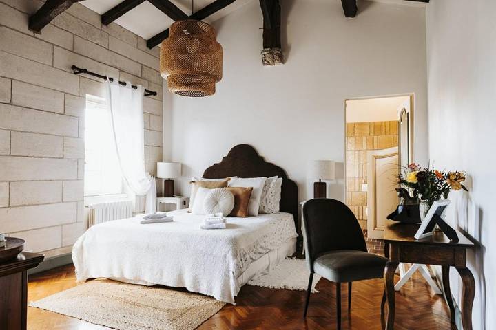Location de vacances pour 2 personnes, avec Terrasse et Jardin ainsi que Piscine et Vue à Mortagne-sur-Gironde - 2