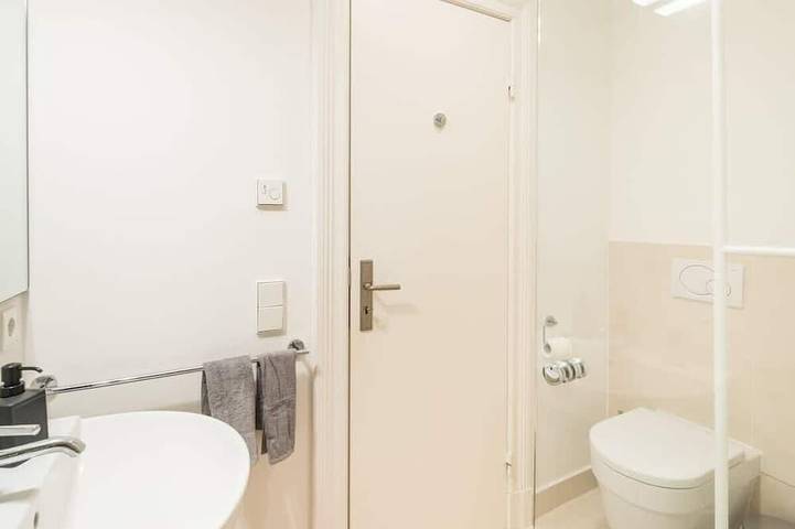Ganze Wohnung, Modern Apartment in Rotherbaum for up to 5 Guests in Hamburg Rotherbaum, Hamburg