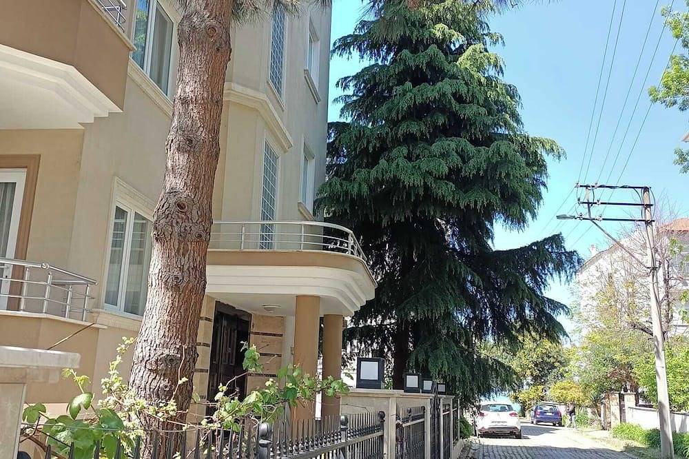 Ganze Wohnung, Elegant Seaside 3Br Retreat for Families Near Trabzon Center in Akçaabat, Provinz Trabzon