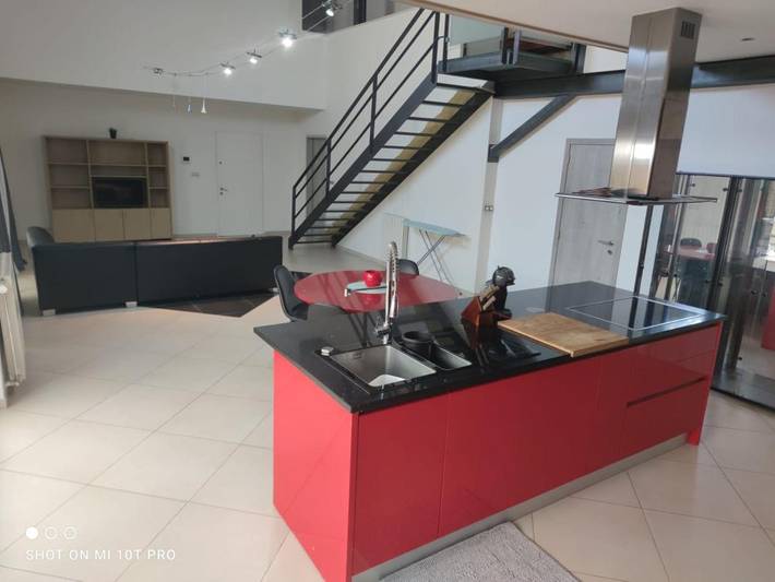 Location de vacances pour 20 personnes, avec terrasse et jacuzzi à Charleroi - 4