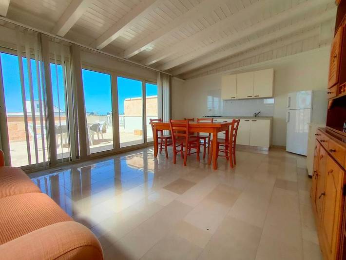 Ferienhaus für 8 Personen, mit Ausblick und Balkon in Torre San Giovanni