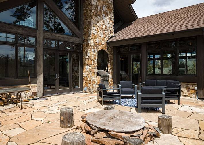 Vacation house for 19 people, with terrace and yard as well as hot tub in Winter Park