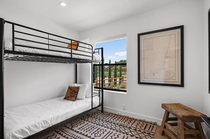 Cabin for 6 people, with terrace and yard in Lake Cachuma