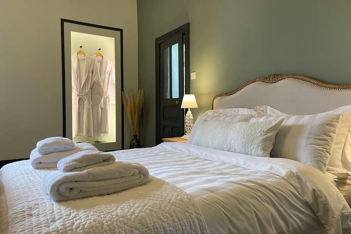 Château pour 12 personnes, avec piscine dans le Puy-de-Dôme - 3