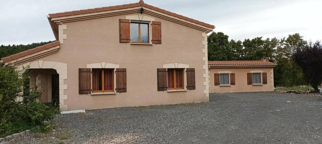 Gîte pour 6 personnes, avec vue et jardin à Arsac-en-Velay - 4