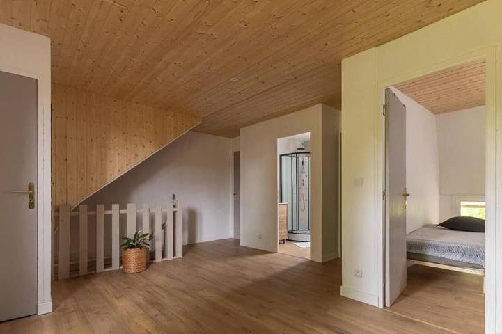 Location de vacances pour 7 personnes, avec Balcon et Jardin à Larodde - 2